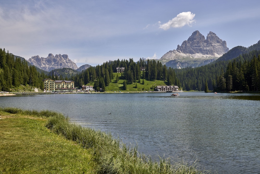 GRAND HOTEL MISURINA 85/87