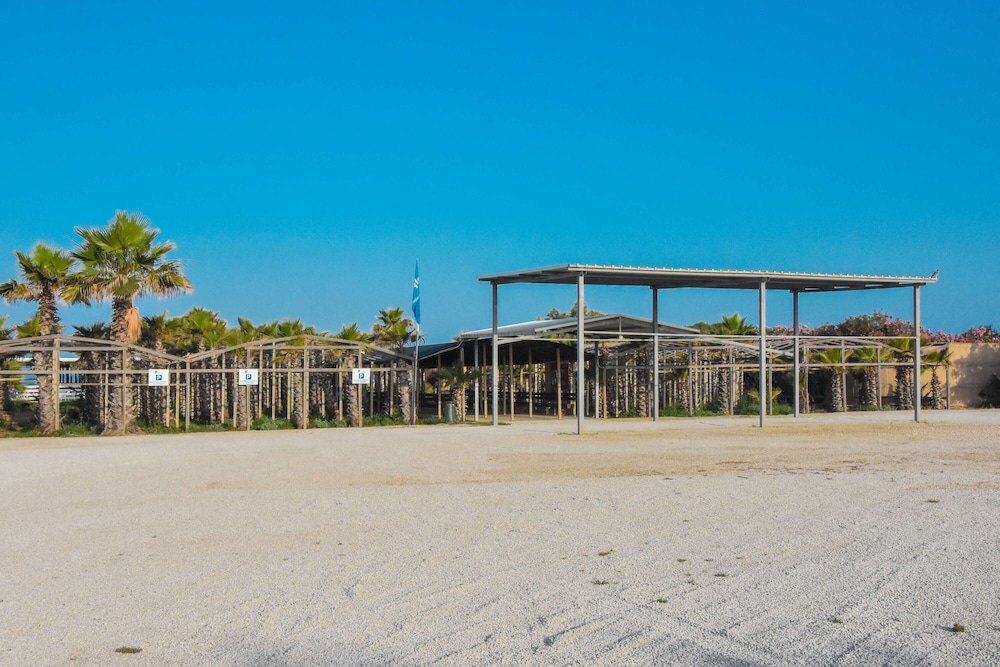 Athena Resort 40/50