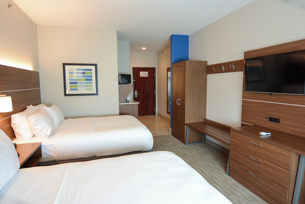 Standard, 2 Queen Beds