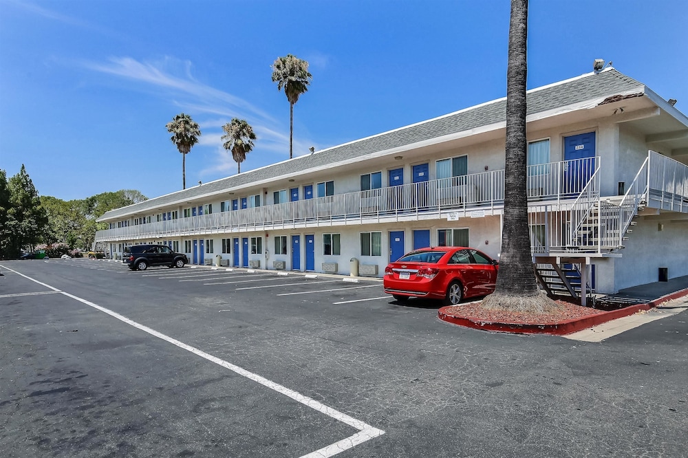Motel6 Pleasanton, CA 47/63
