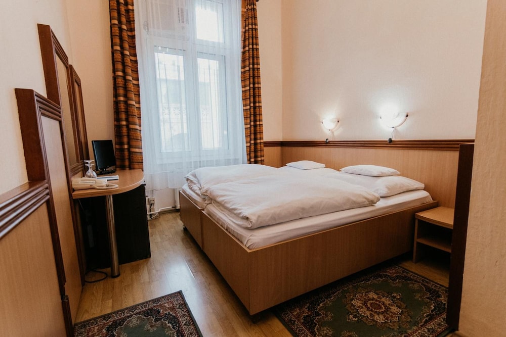 Tisza Hotel 16/50
