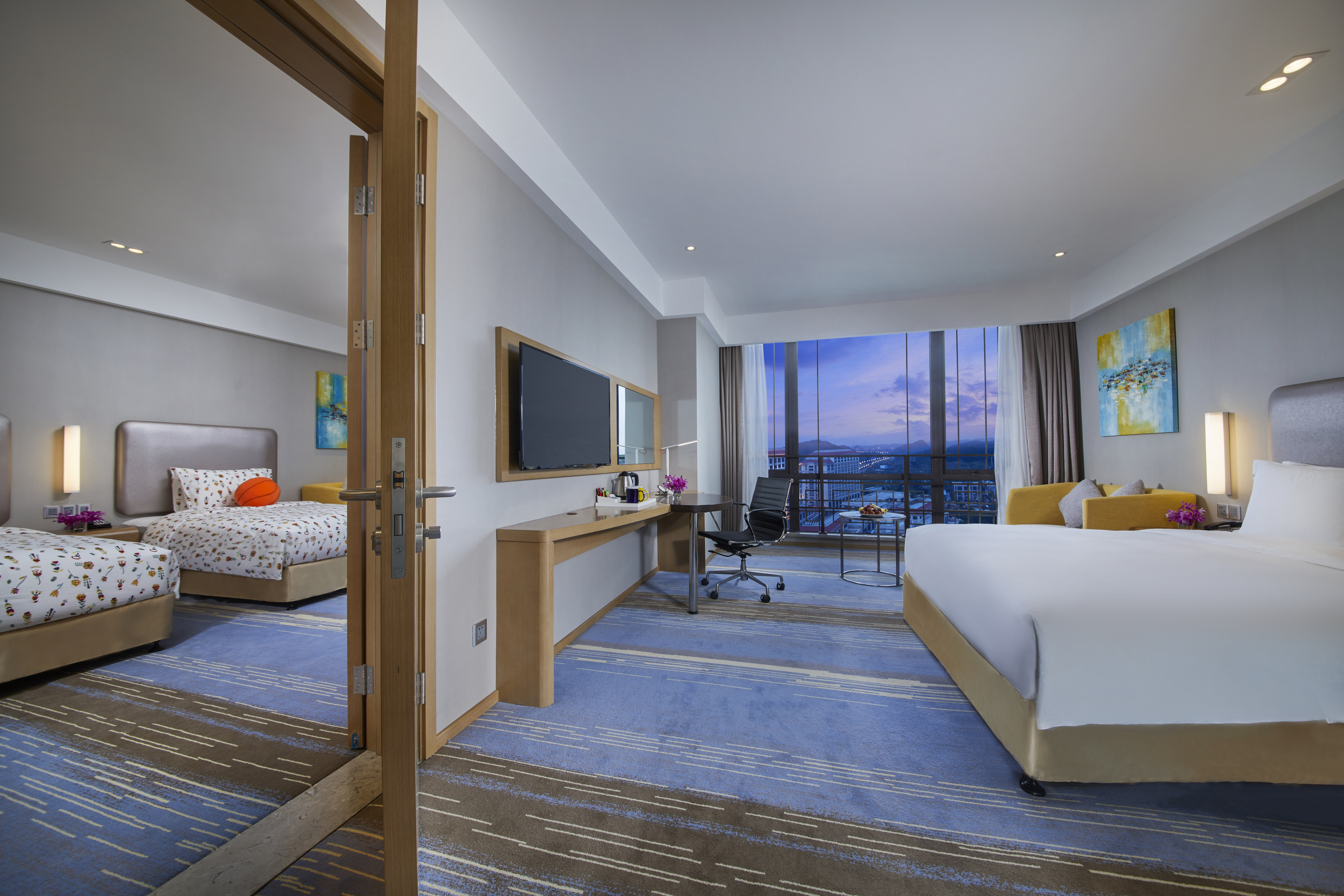 HOLIDAY INN EXPRESS GUIAN YUNGU 16/48