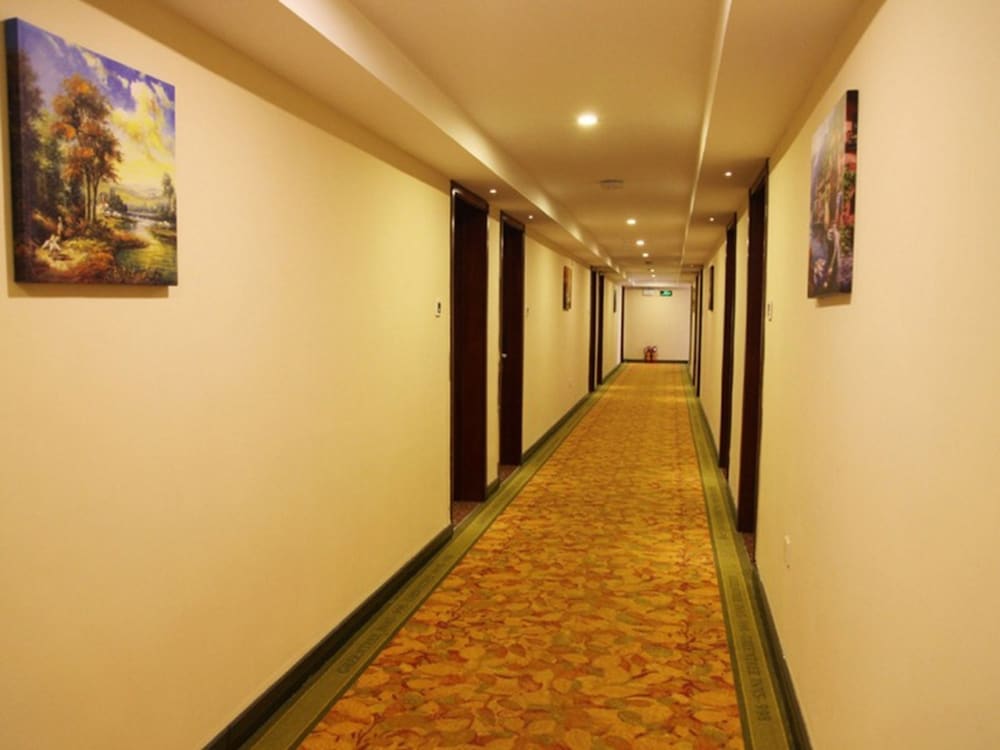 Greentree Inn Yulin Jincheng Commercial Building Shell Hotel 48/58