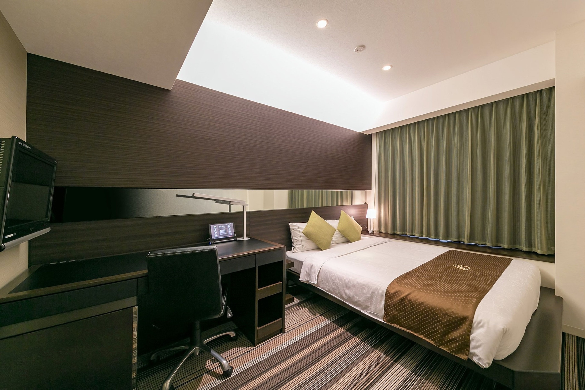 SUPERIOR, DOUBLE BED, SMOKING