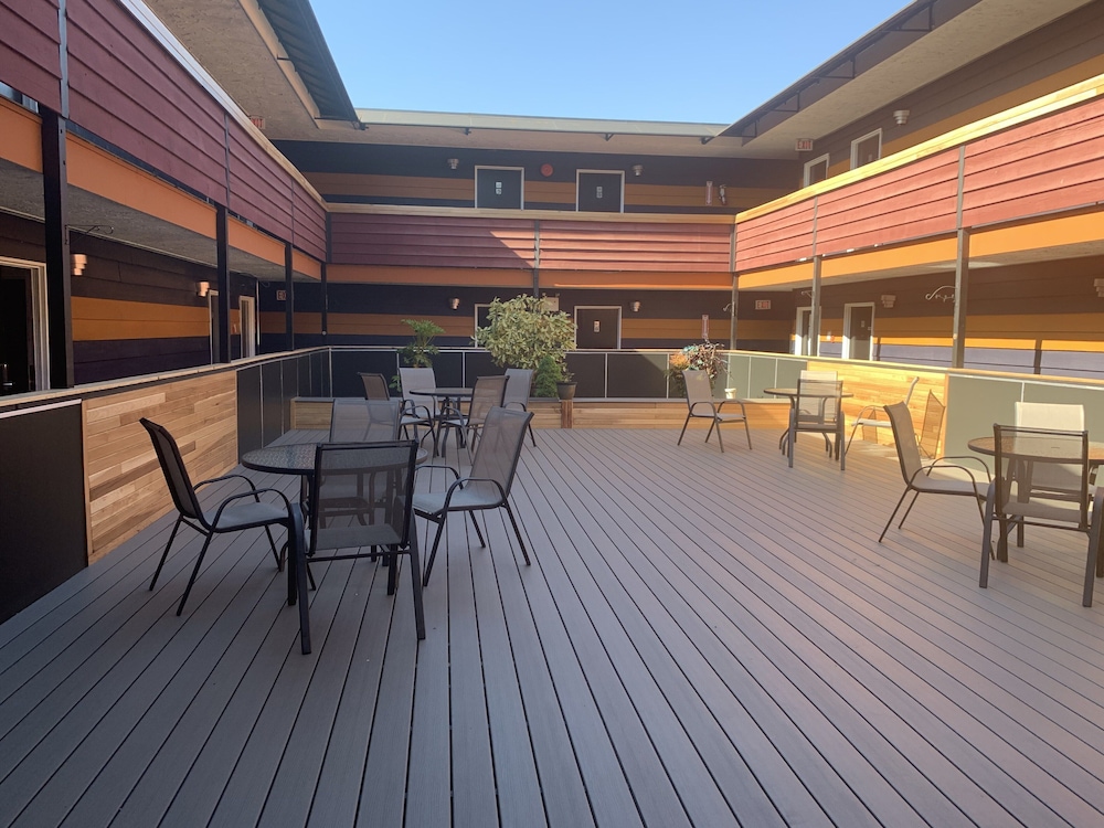 The New 401 Inn 21/50