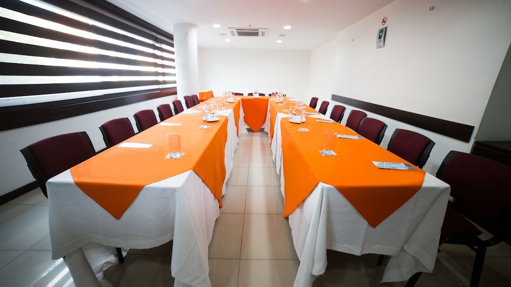 HOTEL GOLDEN PALERMO 41/50