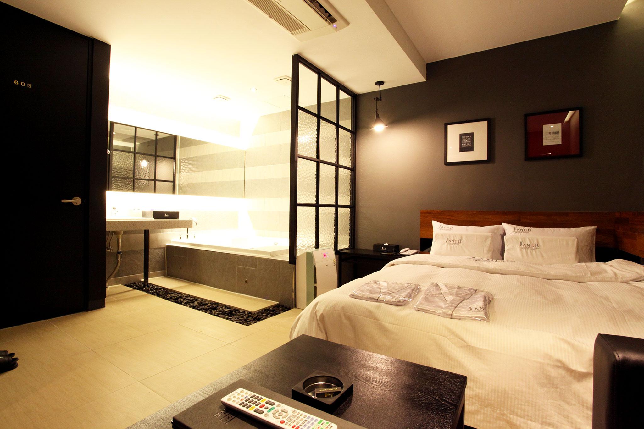 Jani B Hotel 31/56