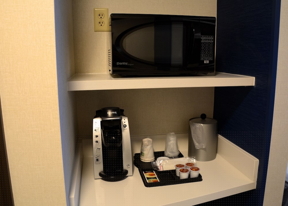 Holiday Inn Express Suites Pittsburgh Monroeville 22/49