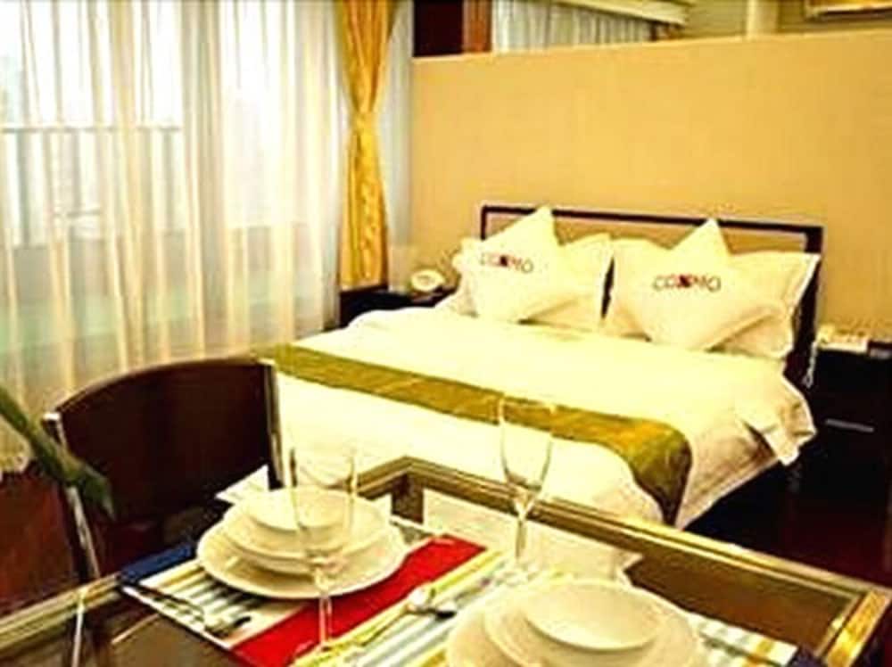 STANDARD, QUEEN BED
