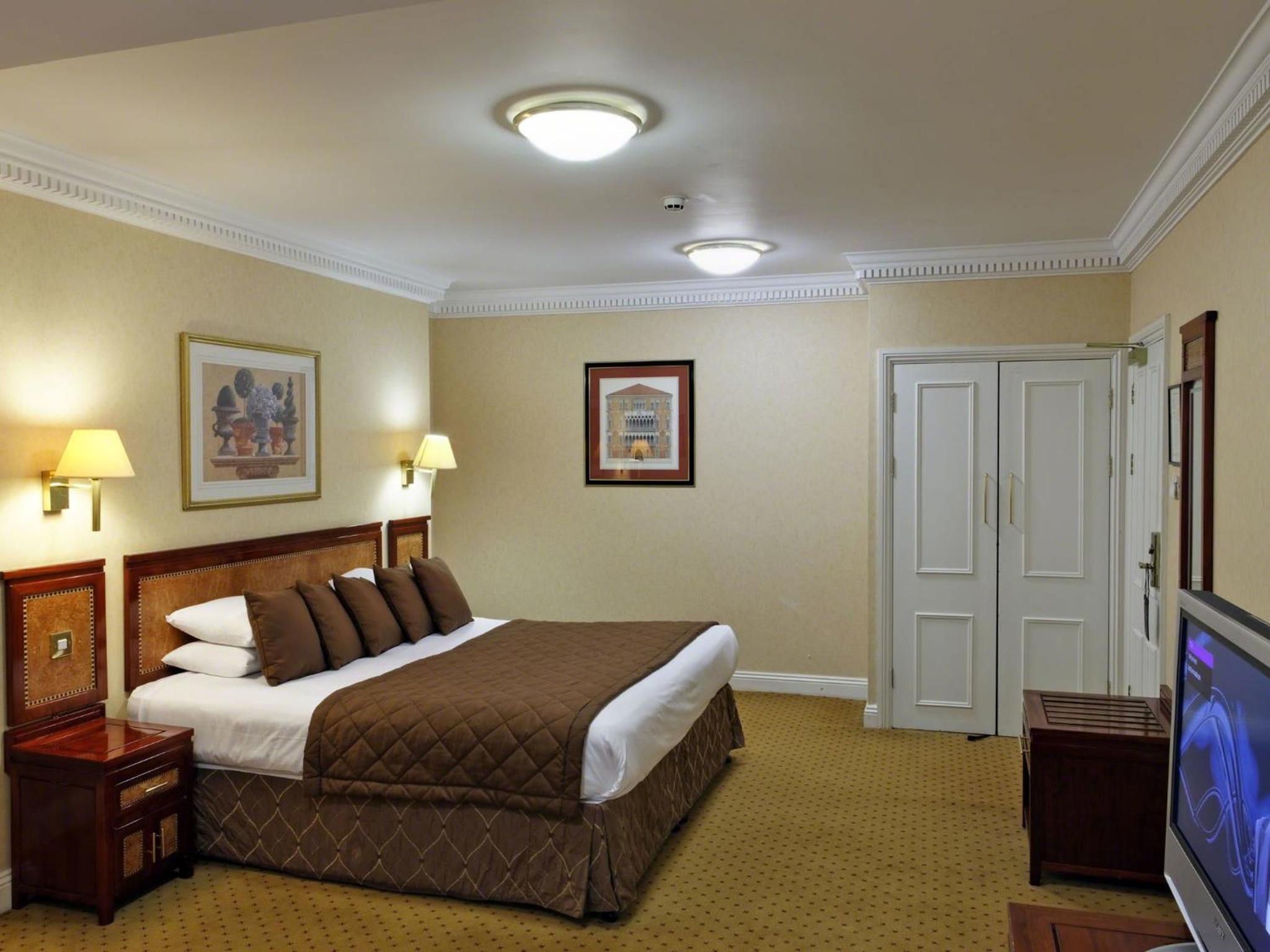غرفة ثلاثية مع أريكة، Grange Clarendon Hotel 10/10