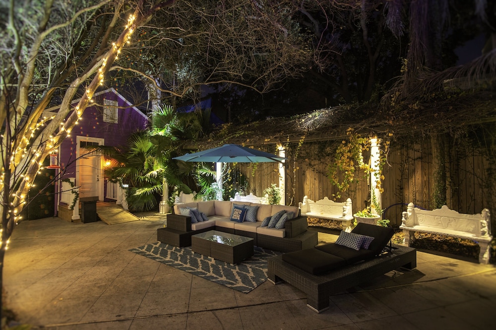 Best Location 7BR Next to FR Quarter! By YouRent 36/48