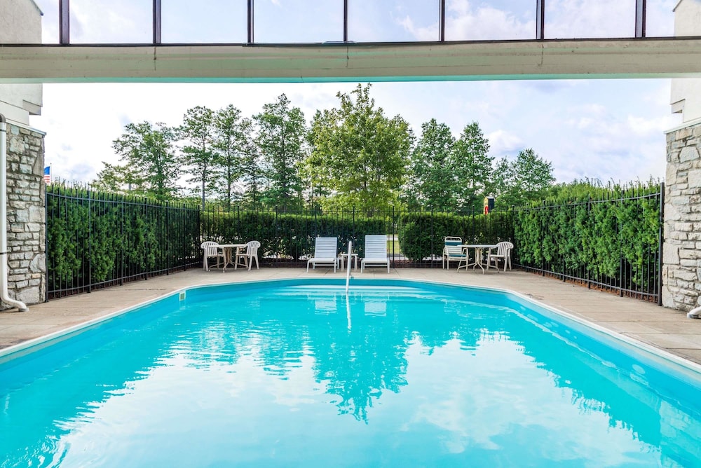 WestSpring Inn - Westlake Cleveland 1/36