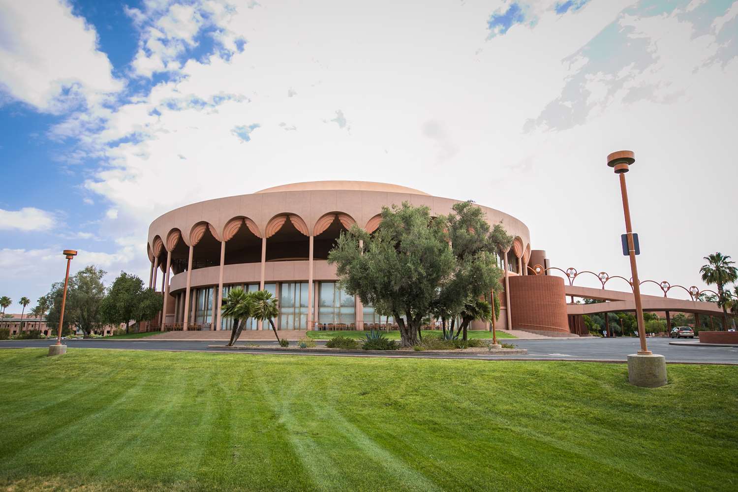 Holiday Inn Express & Suites Phoenix-Tempe 22/22