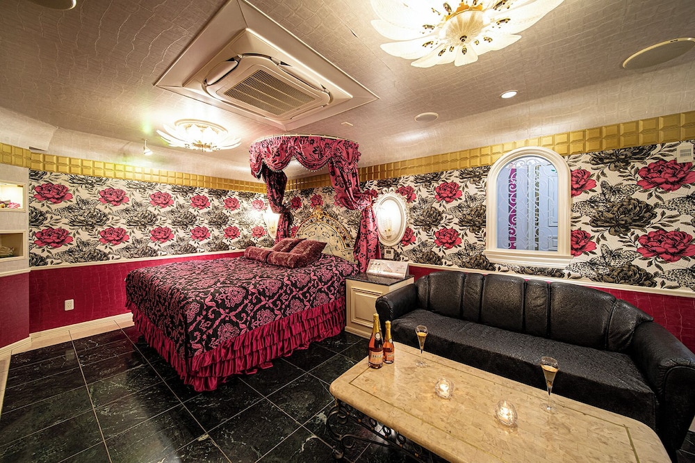 Rose Lips Shinsaibashi - Adults Only 23/34
