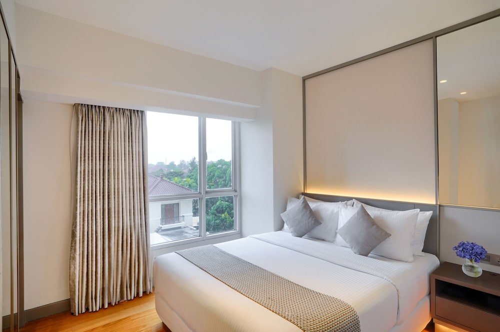 2 BEDROOMS, EXECUTIVE, SUITE