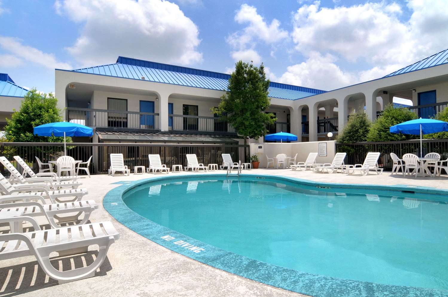 Baymont By Wyndham Macon I-75 4/27