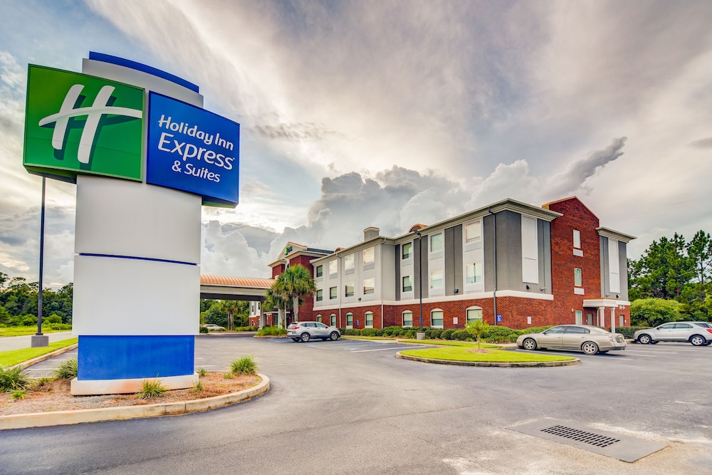 Holiday Inn Express Hotel And Suites Foley 71/75