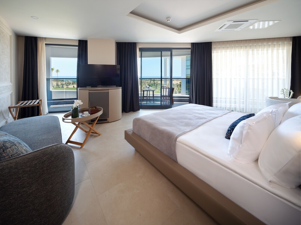 Liu Resorts 16/72