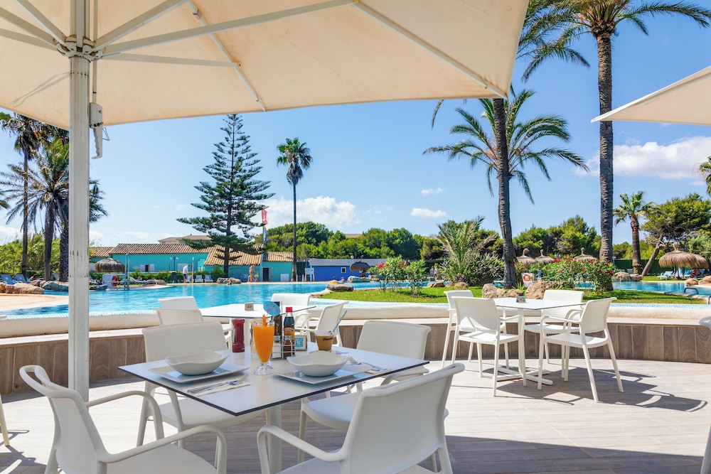 Playa Esperanza Resort 70/82