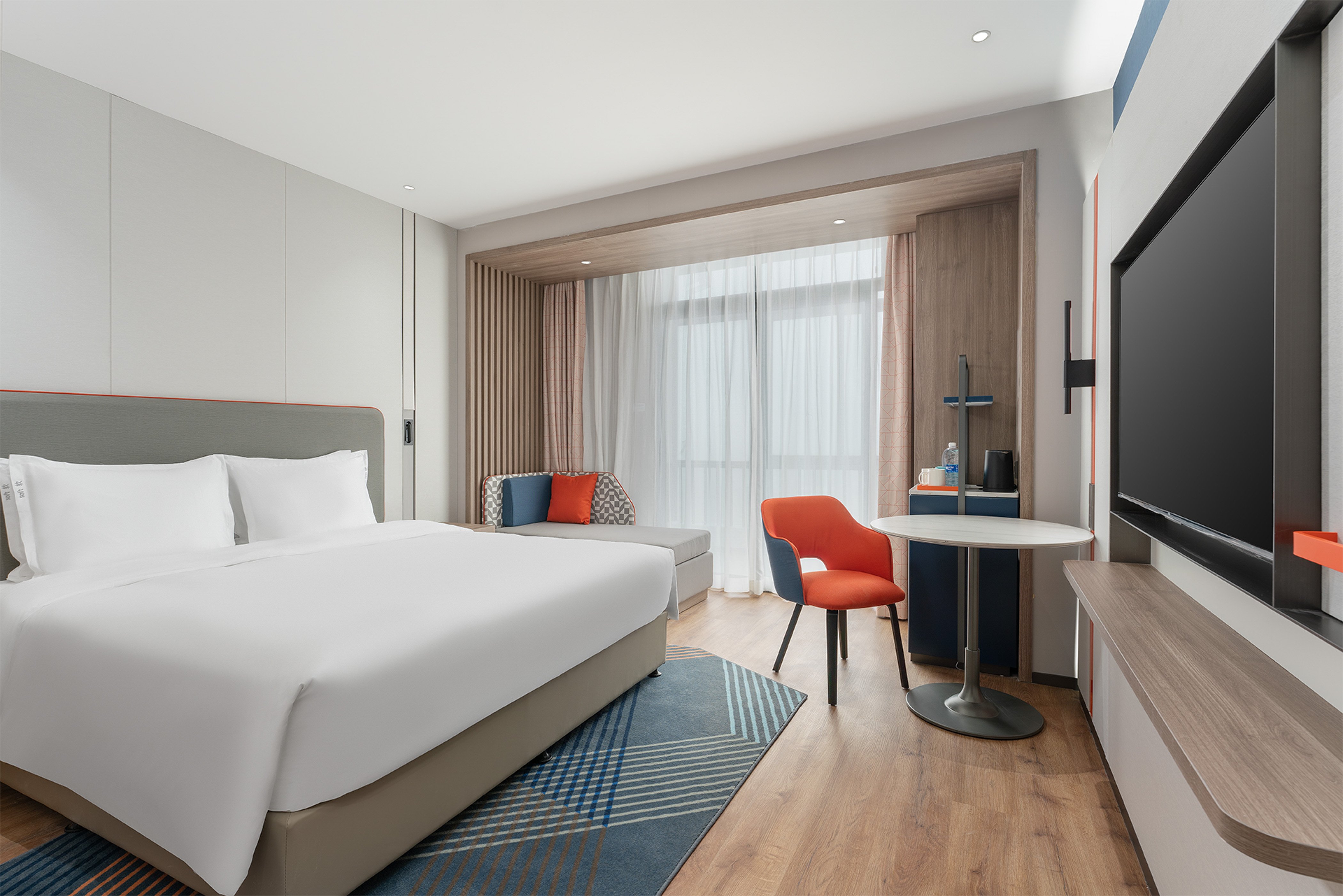 Standard, King Bed, Balcony, High Floor