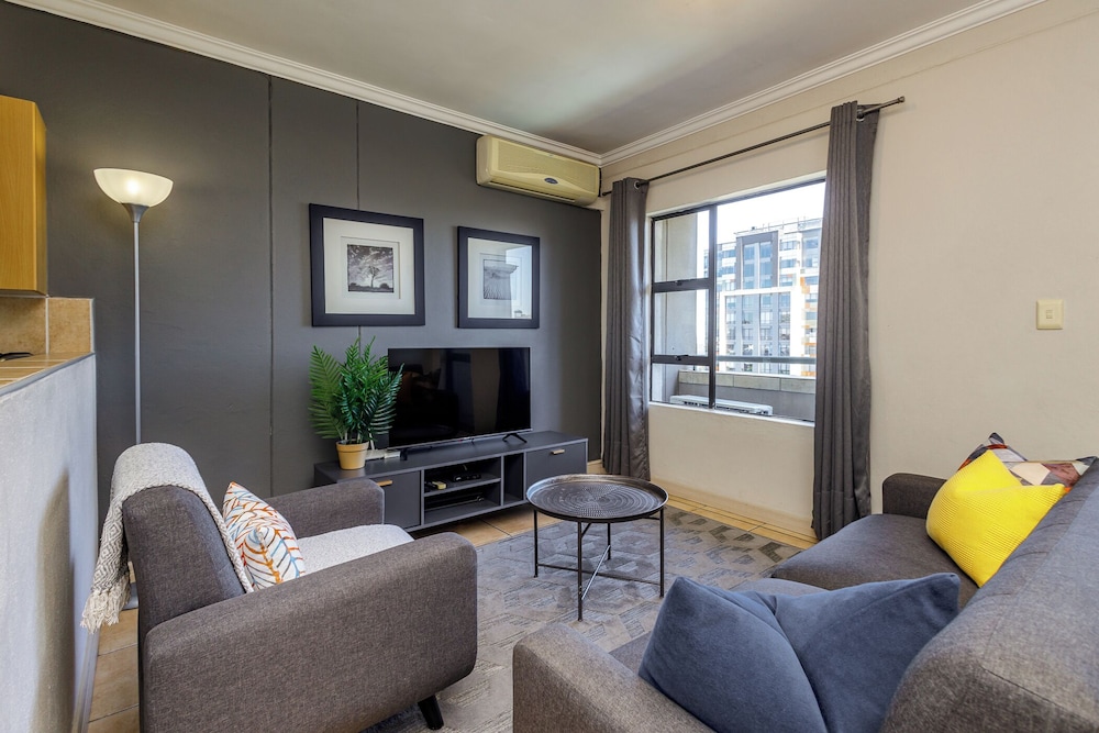 Westpoint Executive Suites - Apartments 43/70
