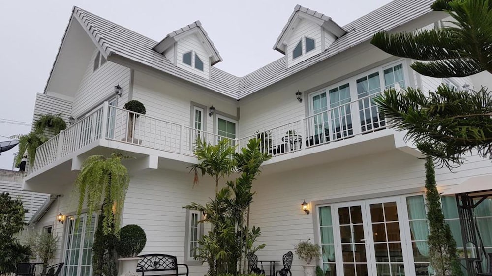 Vanida Antique Home 3/27