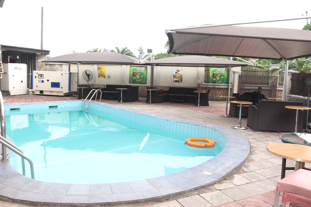 Royal Charlin Hotel And Suites 16/24