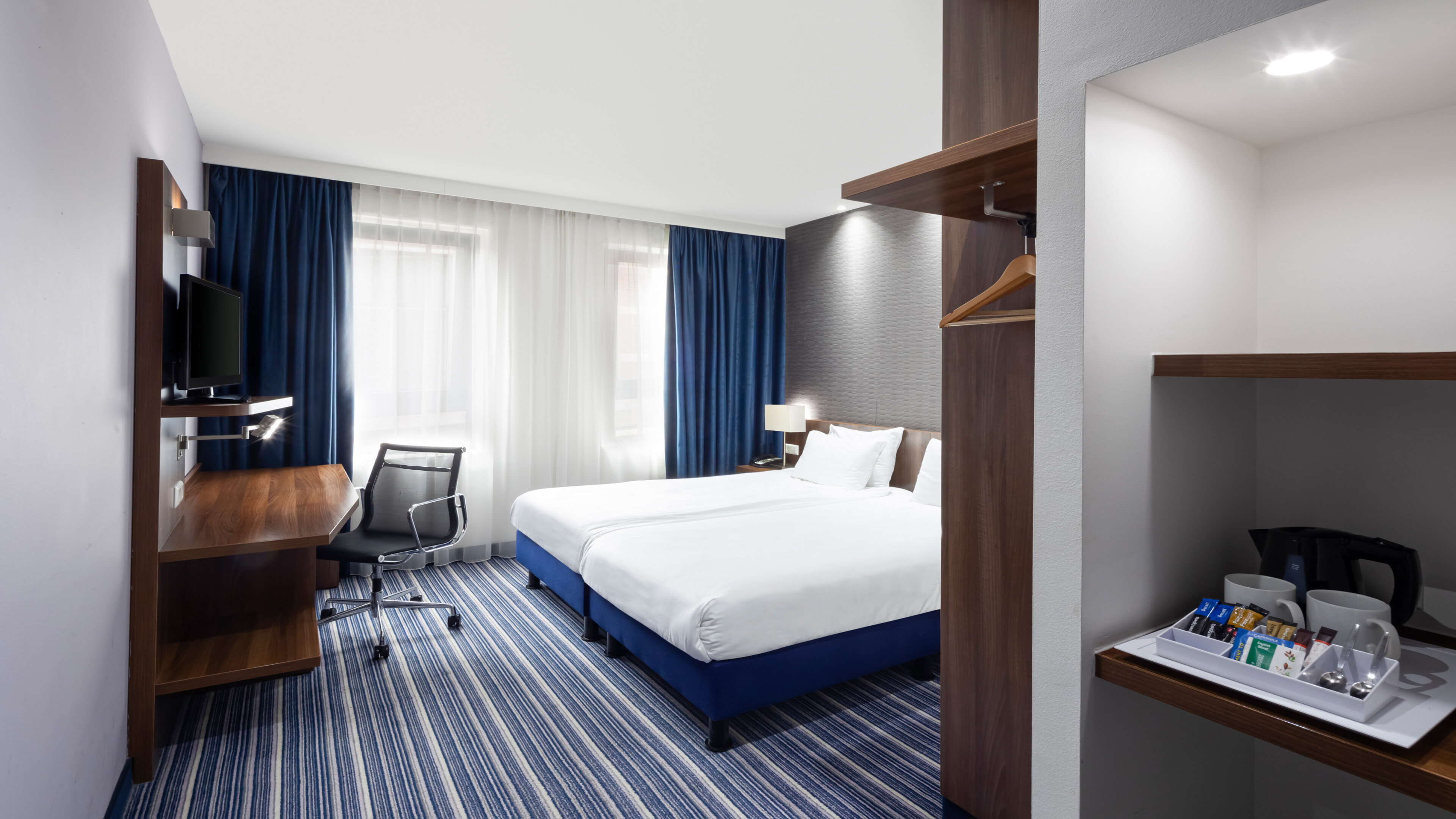 HOLIDAY INN EXPRESS THE HAGUE - PARLIAMENT 18/75