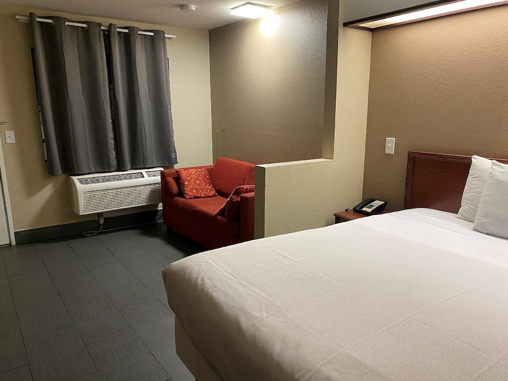 Budget Inn and Suites Stockton 28/55