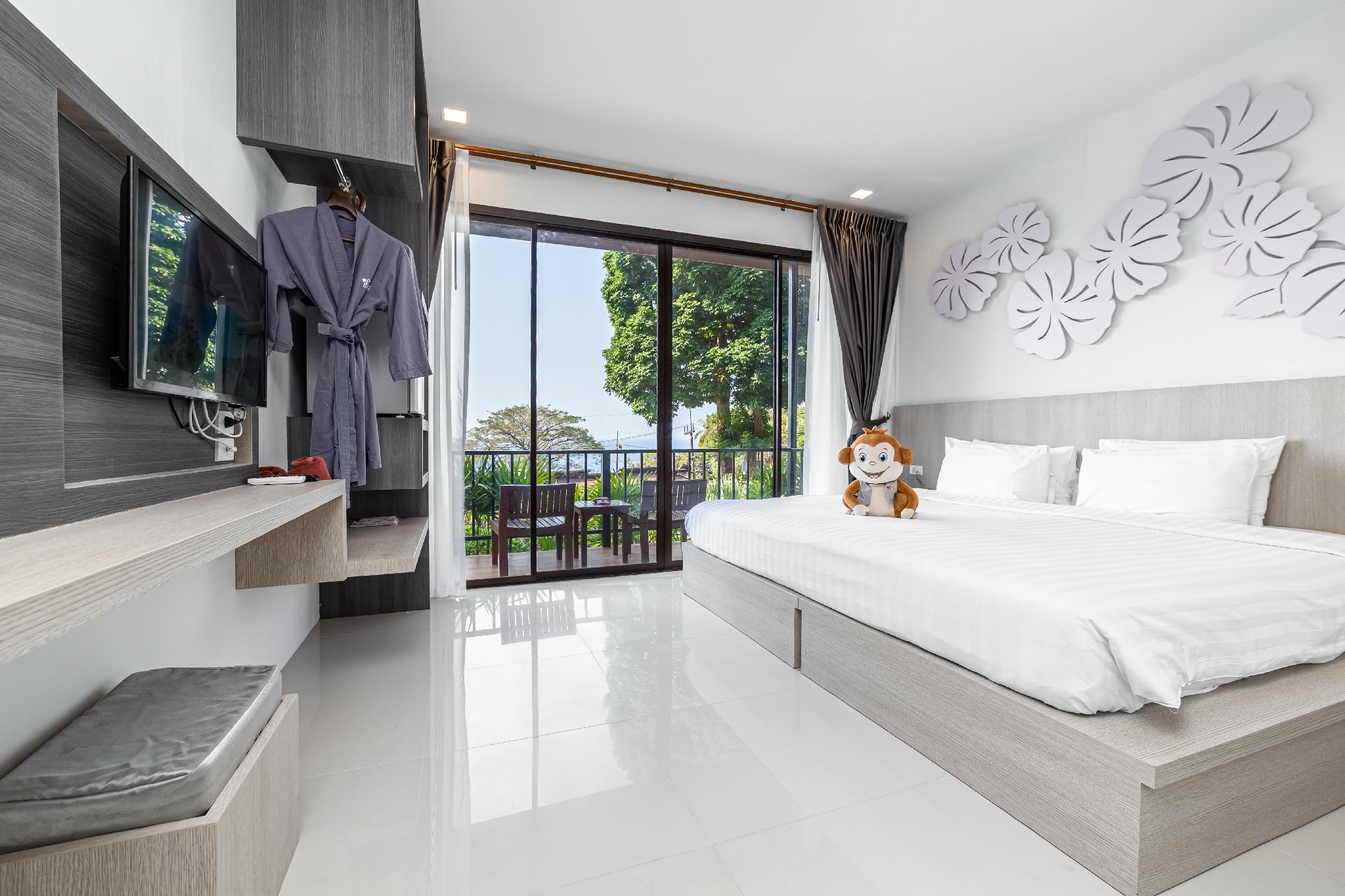 Room at Secret Cliff Resort and Restaurant, KARON BEACH