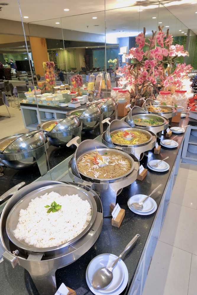 @Hom Hotel Simpang Lima 30/50