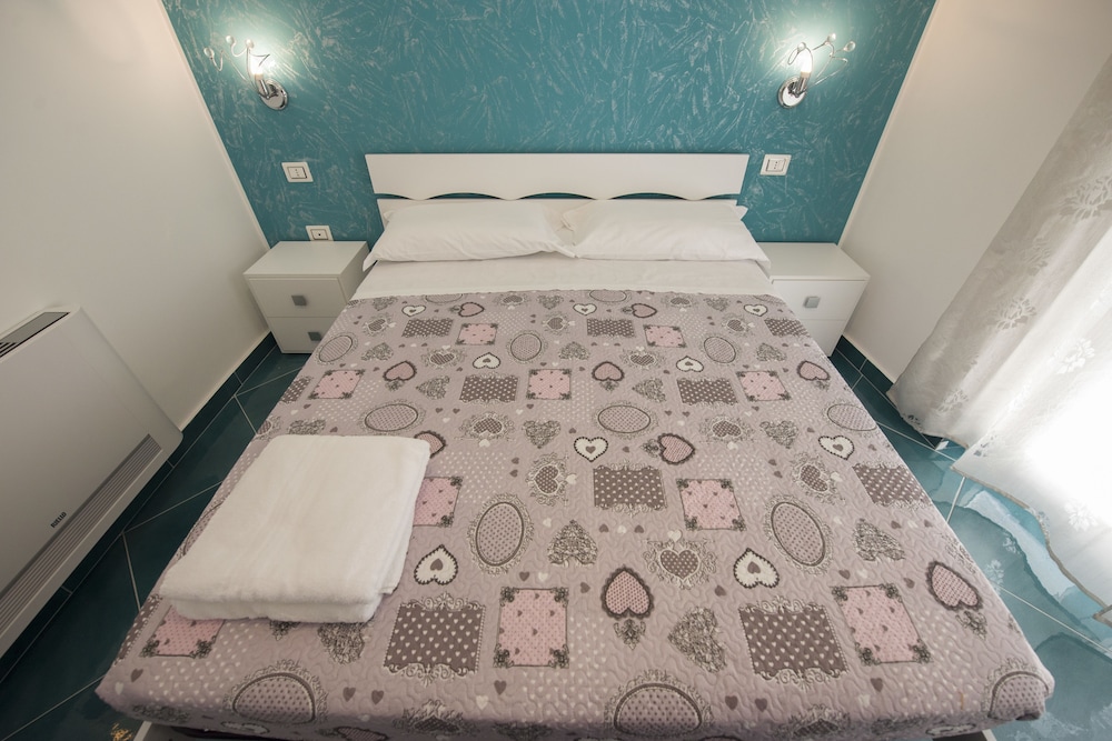 ROOM, DOUBLE BED, GARDEN VIEW