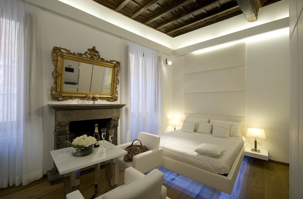 GIGLI D'ORO SUITE 8/33