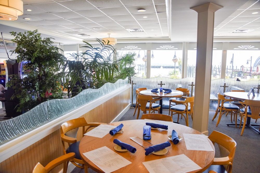 Chesapeake Beach Resort And Spa 54/72