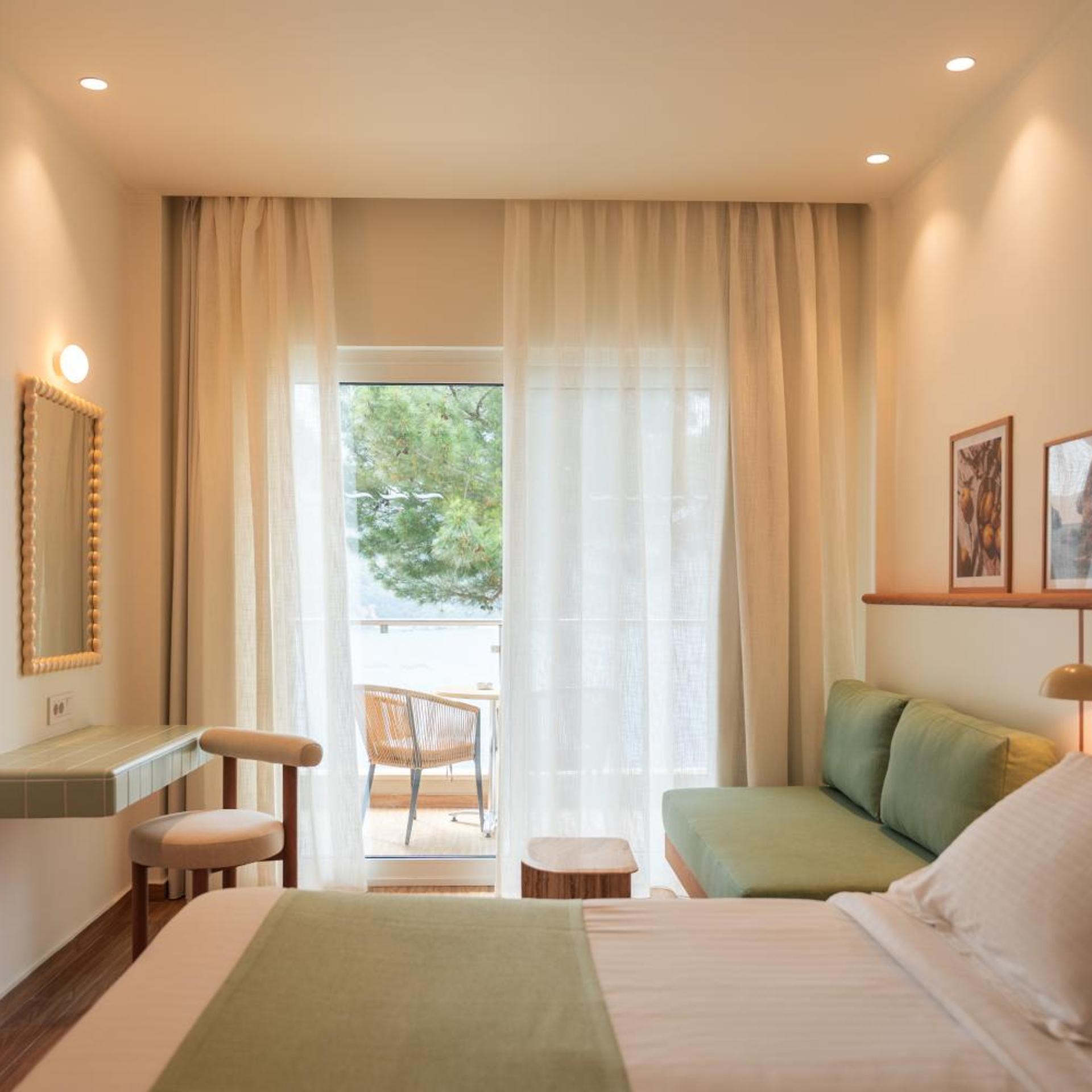 Superior, East Side, Sea View, Akrotiri Beach - Adults Only 3/6