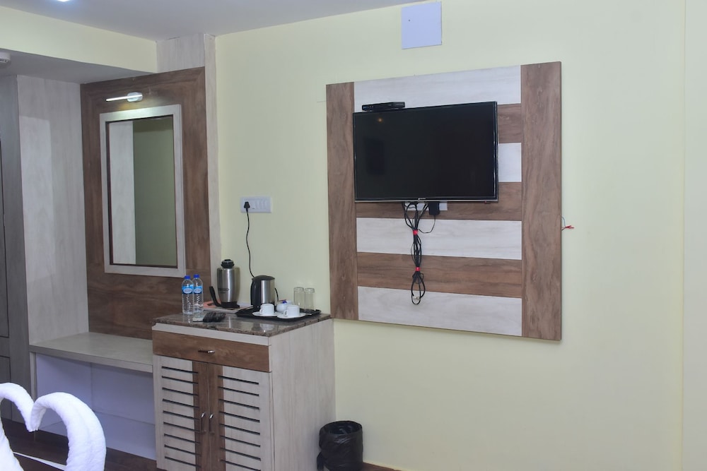 HOTEL ARYA PALACE 25/32