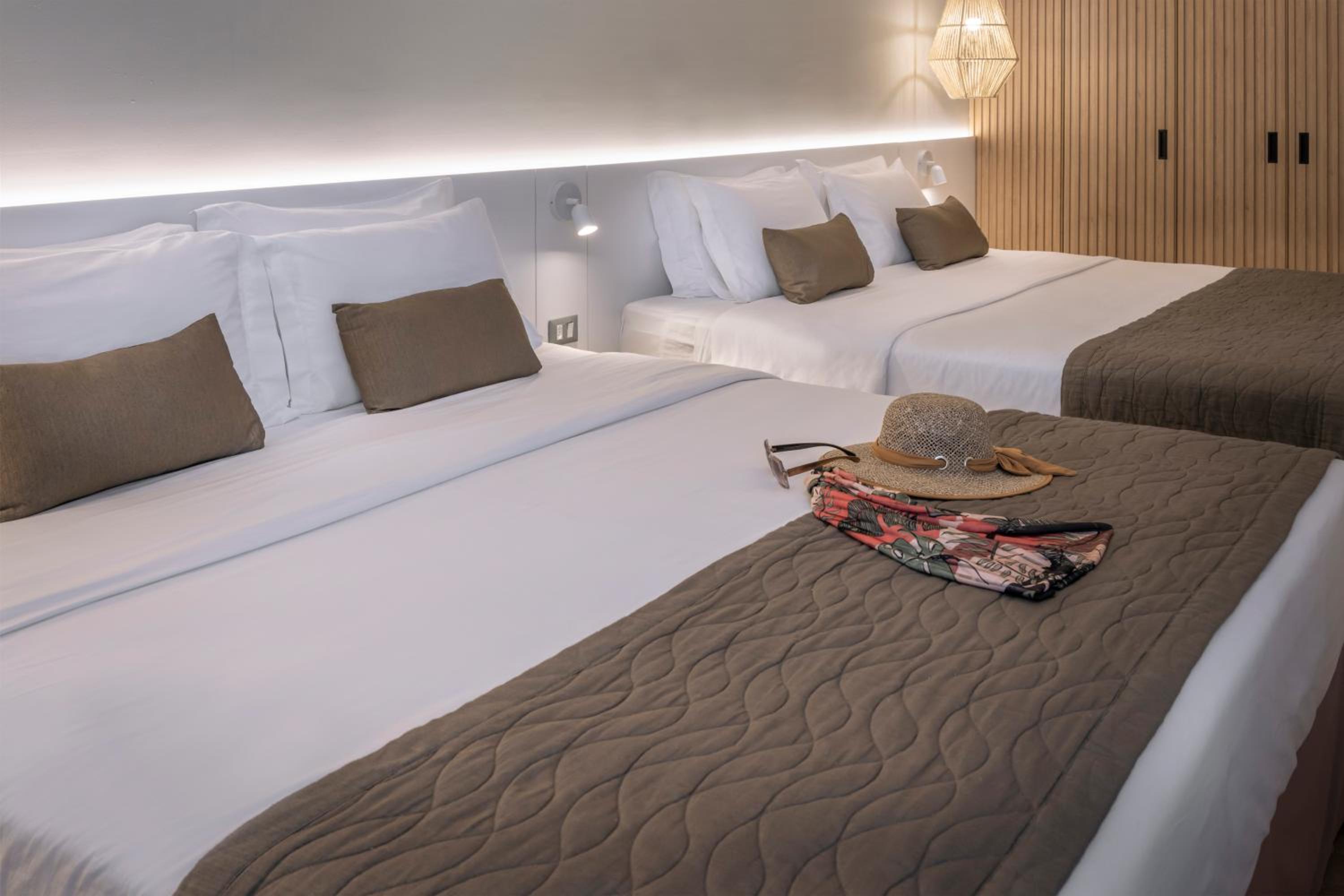 Prime, Family, Apartment, 2 Double Beds, Lateral Side Sea View