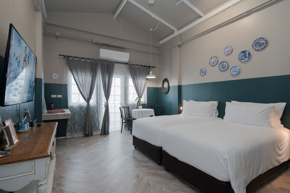 Blu Monkey Boutique Phuket Town 11/50