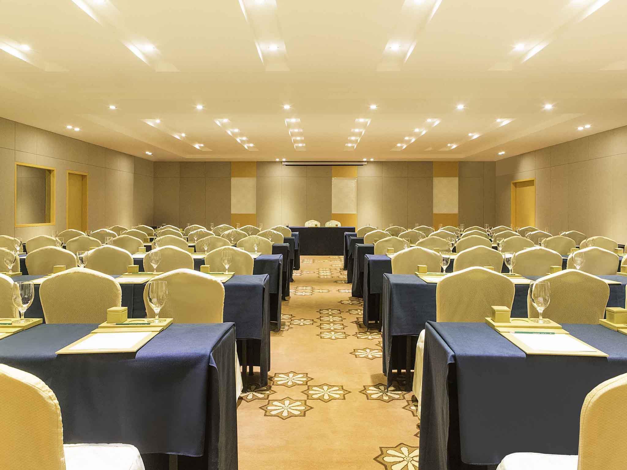 Grand Mercure Urumqi Hualing 38/41