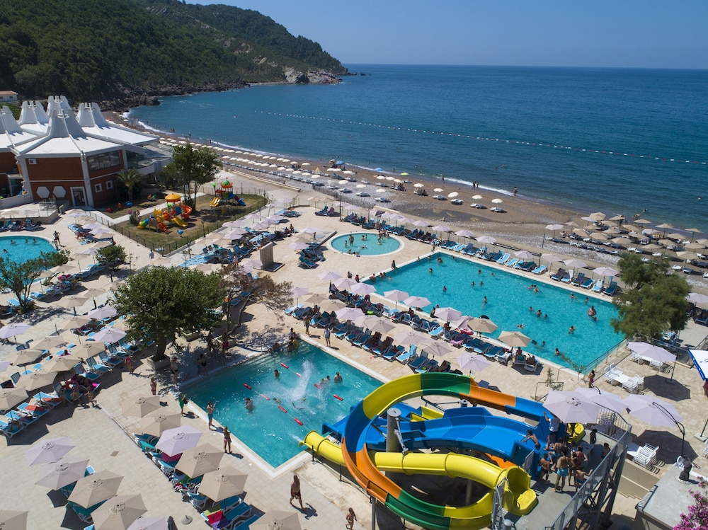 Pearl Beach Resort 57/62