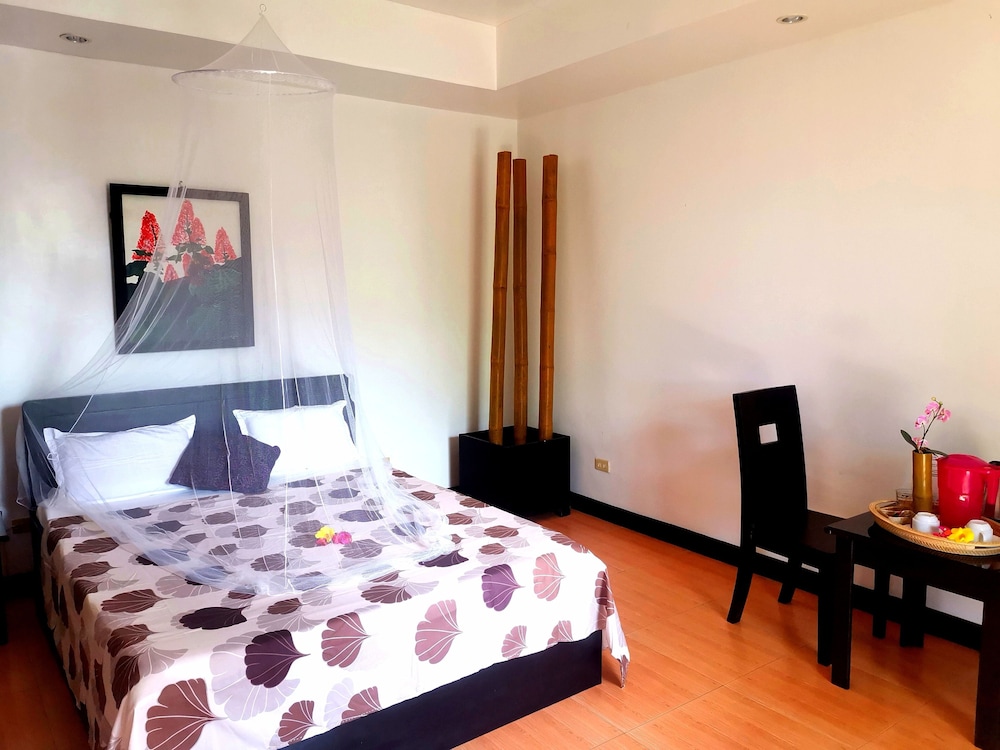LA PERNELA BEACHFRONT RESORT 10/42