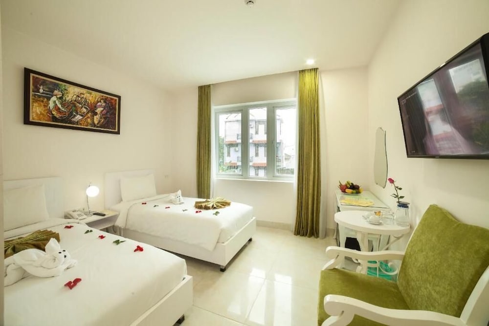 Hotel La Perle Hue 30/60
