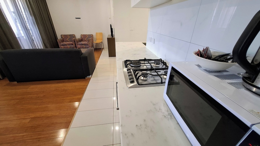 Exodus Dandenong Apartment Hotel 18/50
