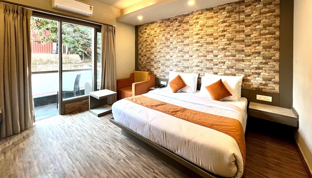 CLASSIC, KING BED