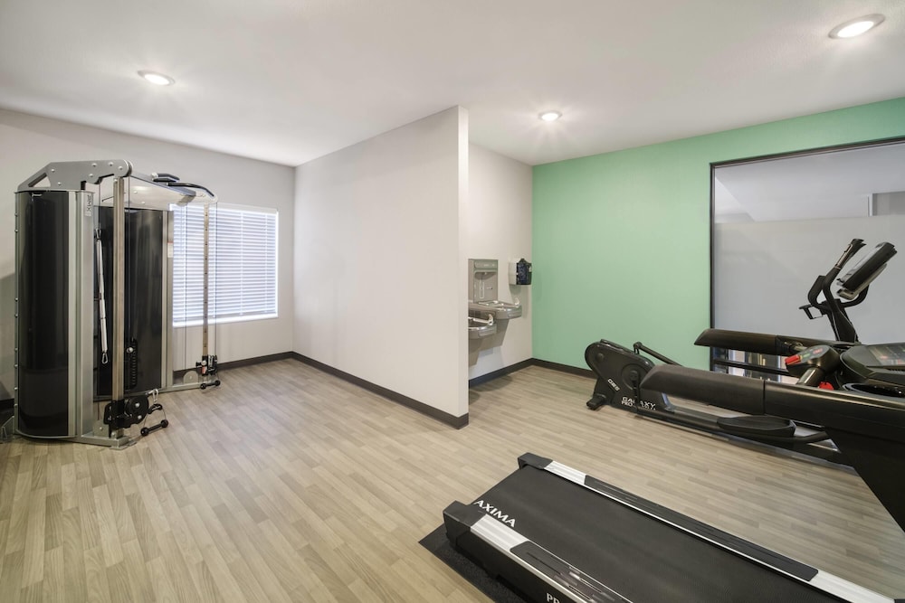 ECHO Suites Extended Stay by Wyndham Fort Worth Alliance 45/59