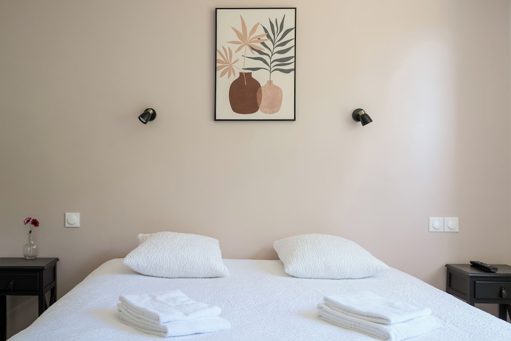 HOSTELLERIE DU CLOS PITE 15/56