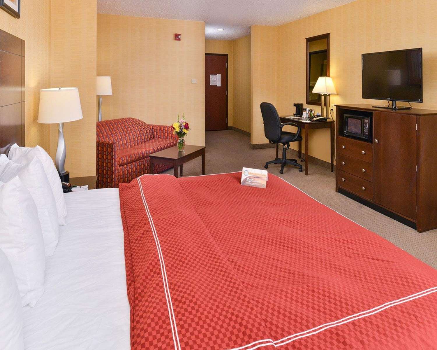 Quality Suites Stratford CT 20/37