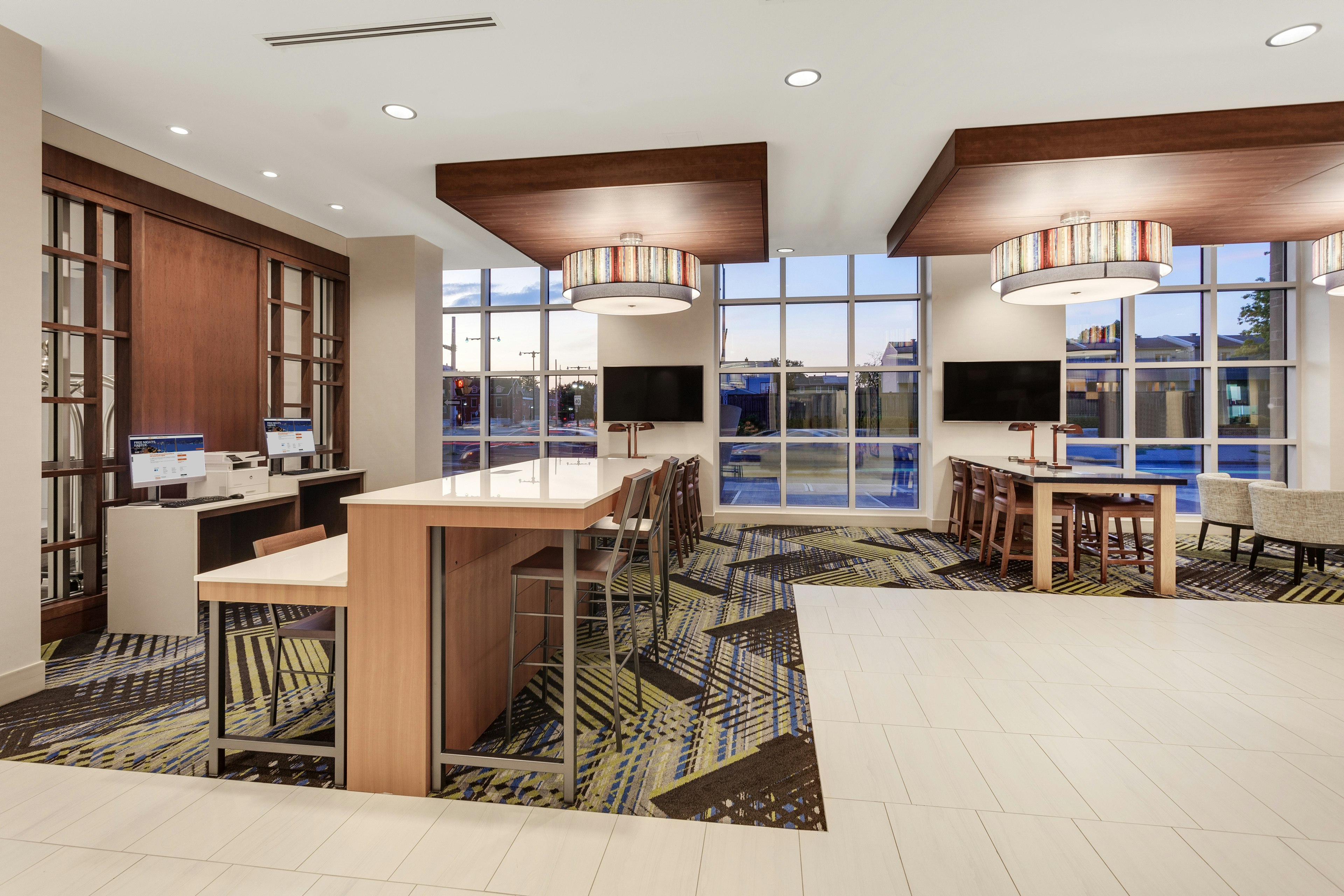 Holiday Inn Express And Suites Ottawa Downtown East 20/78