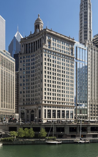Londonhouse Chicago Curio Collection By Hilton 42/50