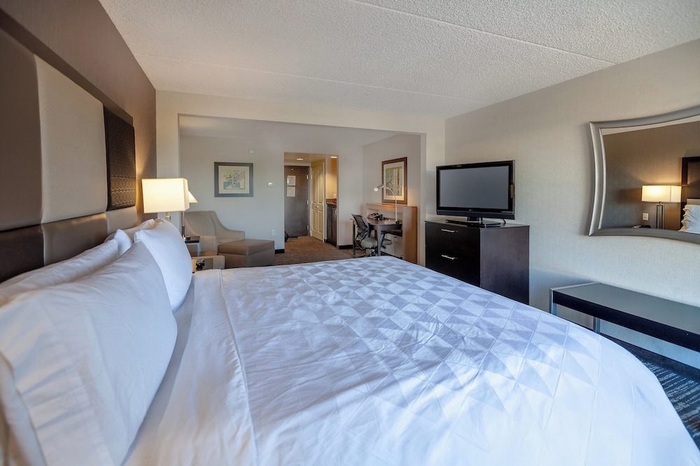 Standard, King Bed, Jetted Tub